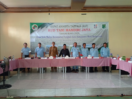 MEMPERINGATI HARI UMKM